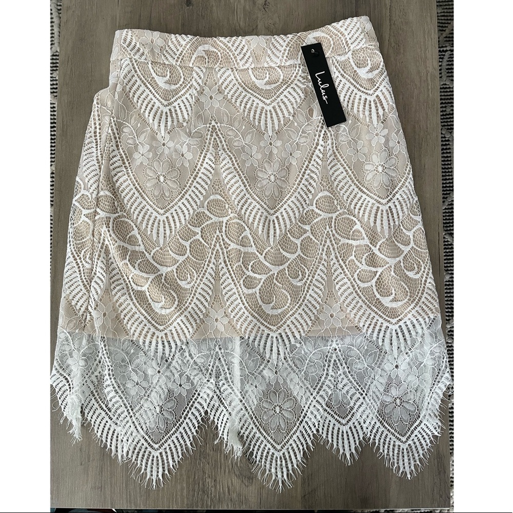 White lace two piece long-sleeve and skirt set
